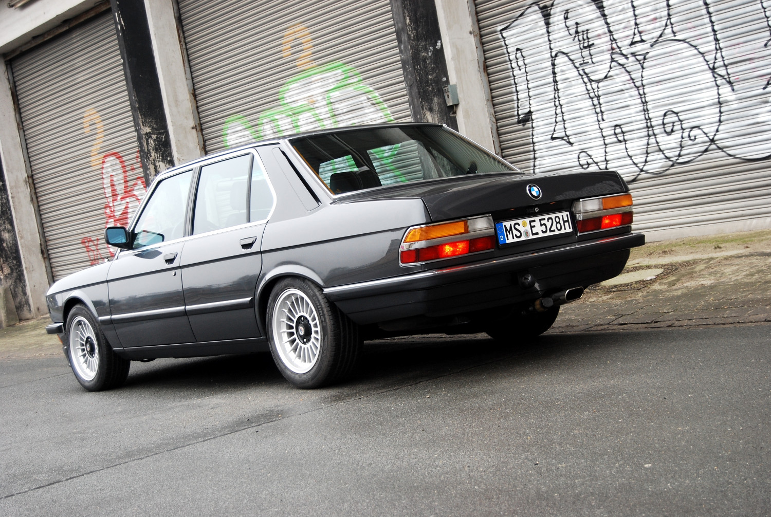 BMW E28 528i, BMW 528i